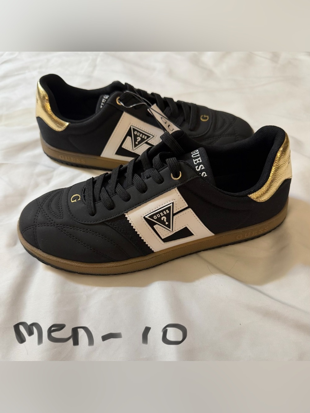 GUESS Men’s Black, White & Gold Retro Low-Top Sneakers